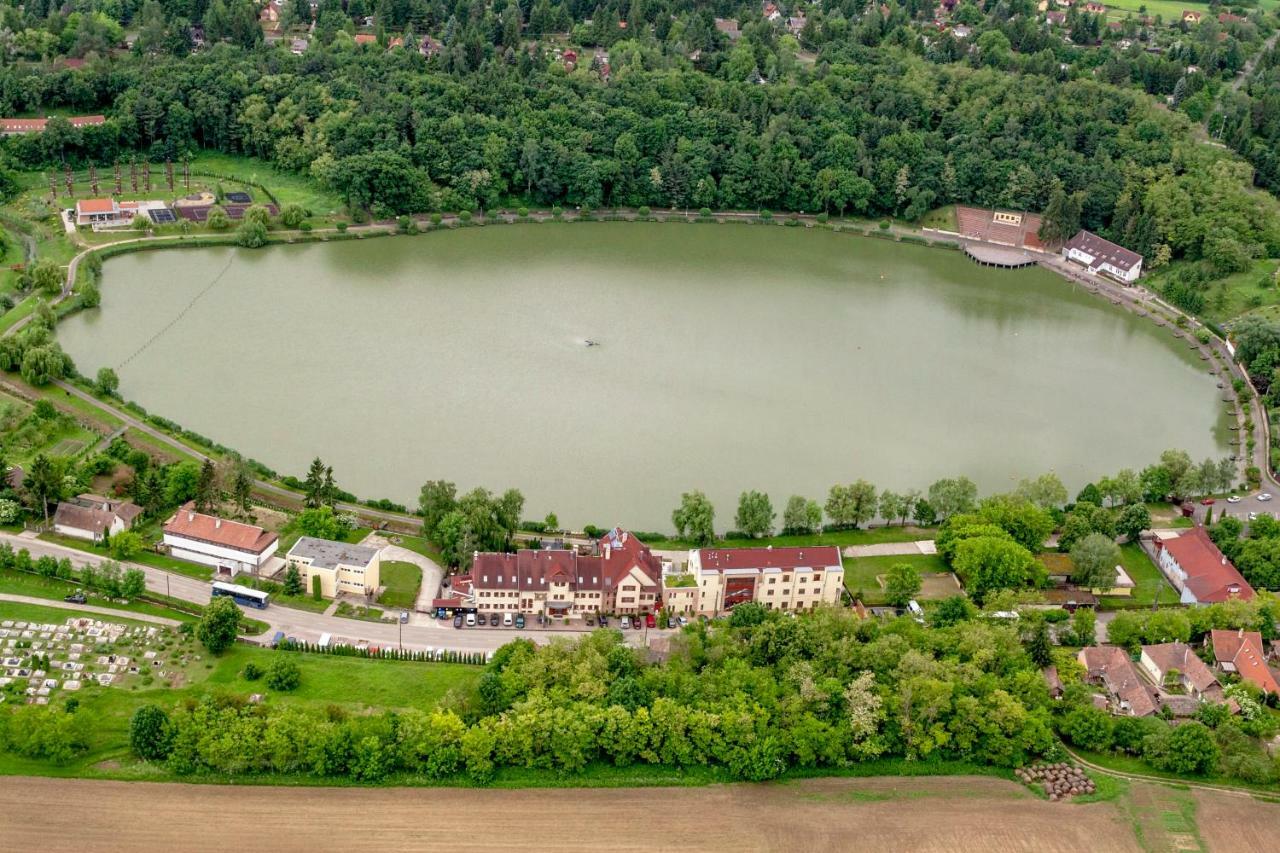 To Wellness Hotel Bánk Buitenkant foto